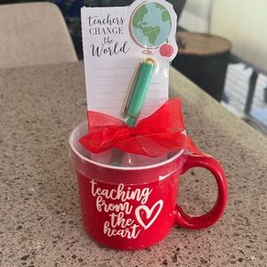 Eccolo Red Teaching Mug with Pen and Notepad. New